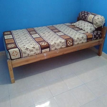 Spot On 90538 Wisma Dewi Syariah Джакарта Екстериор снимка