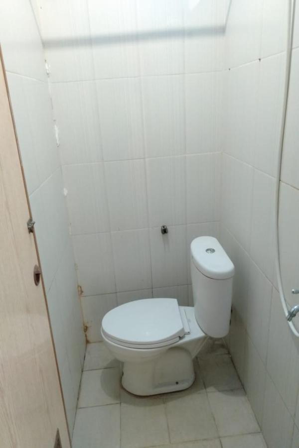 Spot On 90538 Wisma Dewi Syariah Джакарта Екстериор снимка